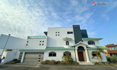 CASA NUEVA AMPLIA RENTA FRACCIONAMIENTO REAL MANDINGA RIVIERA VERACRUZANA