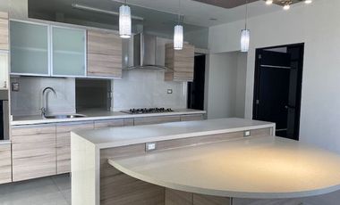 CASA EN VENTA EN JARDINES DE ZAVALETA, 3 RECÁMARAS ENORMES TODAS CON BAÑO Y VESTIDOR, OFICINA EN PLANTA BAJA, A 5 MINUTOS DE LA UDLA, PUEBLA