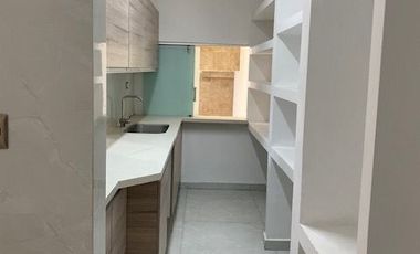 CASA EN VENTA EN JARDINES DE ZAVALETA, 3 RECÁMARAS ENORMES TODAS CON BAÑO Y VESTIDOR, OFICINA EN PLANTA BAJA, A 5 MINUTOS DE LA UDLA, PUEBLA
