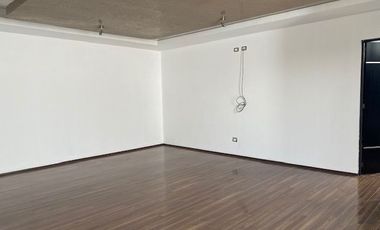 CASA EN VENTA EN JARDINES DE ZAVALETA, 3 RECÁMARAS ENORMES TODAS CON BAÑO Y VESTIDOR, OFICINA EN PLANTA BAJA, A 5 MINUTOS DE LA UDLA, PUEBLA