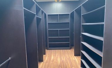 CASA EN VENTA EN JARDINES DE ZAVALETA, 3 RECÁMARAS ENORMES TODAS CON BAÑO Y VESTIDOR, OFICINA EN PLANTA BAJA, A 5 MINUTOS DE LA UDLA, PUEBLA