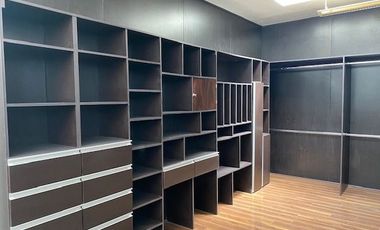 CASA EN VENTA EN JARDINES DE ZAVALETA, 3 RECÁMARAS ENORMES TODAS CON BAÑO Y VESTIDOR, OFICINA EN PLANTA BAJA, A 5 MINUTOS DE LA UDLA, PUEBLA