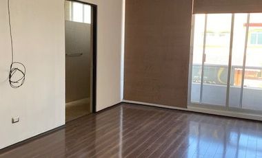 CASA EN VENTA EN JARDINES DE ZAVALETA, 3 RECÁMARAS ENORMES TODAS CON BAÑO Y VESTIDOR, OFICINA EN PLANTA BAJA, A 5 MINUTOS DE LA UDLA, PUEBLA