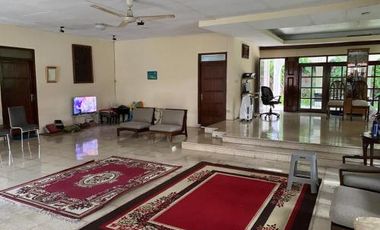 House for Sale in Kemang South Jakarta 4+2 Bedrooms