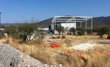 Bodegas en venta o renta frenta al Parque Industrial Querétaro