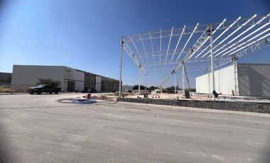 Bodegas en venta o renta frenta al Parque Industrial Querétaro