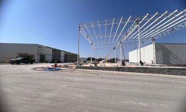 Bodegas en venta o renta frenta al Parque Industrial Querétaro