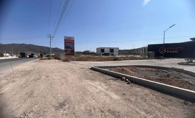 Bodegas en venta o renta frenta al Parque Industrial Querétaro