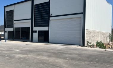 Bodegas en venta o renta frenta al Parque Industrial Querétaro