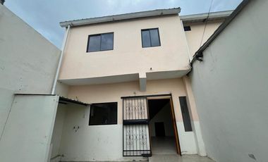 casa con local comercial de venta en Montecristi