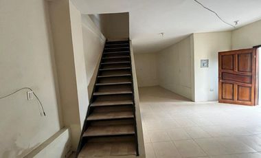 casa con local comercial de venta en Montecristi