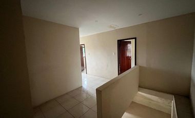 casa con local comercial de venta en Montecristi