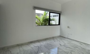 CASA EN RENTA LAGOS DEL SOL CANCUN