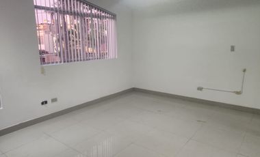 LINDA CASA 260M2 CERCA AL JOCKEY EN SAN BORJA