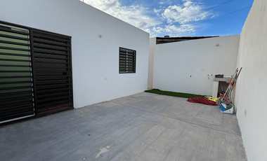Casa en RENTAen La Paz, BCS. - Fracc. Altamira