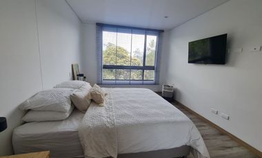 Vendo moderno apto en El Retiro con linda vista