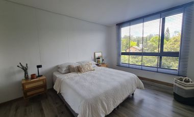 Vendo moderno apto en El Retiro con linda vista