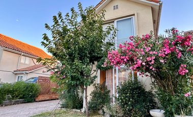 En venta casa de 3D3B con piscina