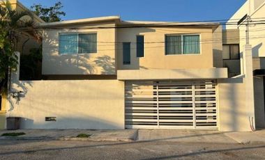 Excelente casa en col. Petrolera muy bien ubicada