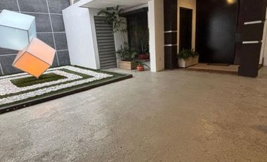 Gran residencia en la Col. Unidad Nacional. Incluye todo el mobiliario y equipo!
