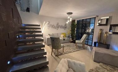 Gran residencia en la Col. Unidad Nacional. Incluye todo el mobiliario y equipo!
