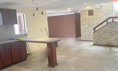 Elegante villa en venta Urb. Privada sector residencial Gran Aki - Narancay