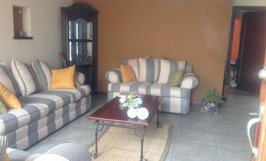 Elegante villa en venta Urb. Privada sector residencial Gran Aki - Narancay