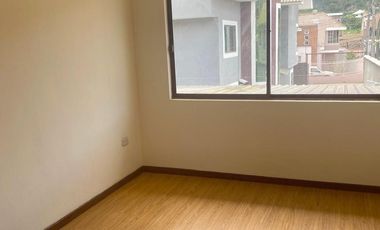 Elegante villa en venta Urb. Privada sector residencial Gran Aki - Narancay
