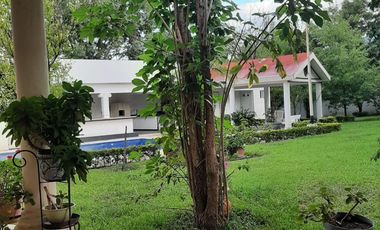 Ofrezco Quinta en Venta en Cadereyta Jimenez