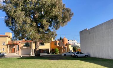 TERRENO DE OPORTUNIDAD EN FRACC. RESIDENCIAL EN LA RECTA A CHOLULA