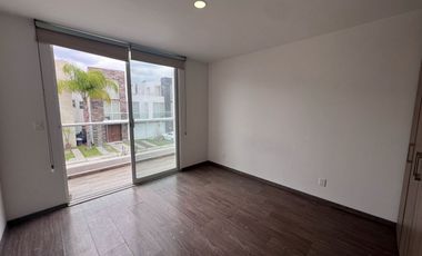 Casa en renta en Lomas de Angelopolis III