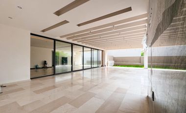 Residencia en Renta en Coto Los Frailes de Lujo, Nueva con amenidades en Zona Dorada Puerta de Hierro Zapopan.