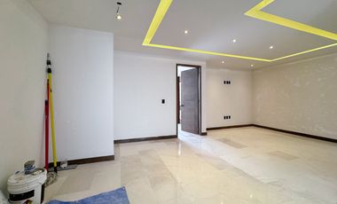Residencia en Renta en Coto Los Frailes de Lujo, Nueva con amenidades en Zona Dorada Puerta de Hierro Zapopan.