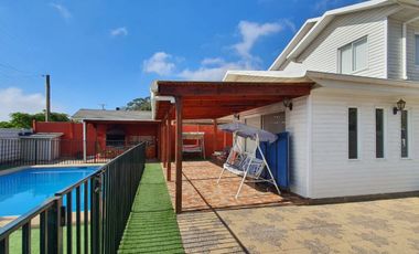 SE ARRIENDA CASA AMOBLADA EN CONDOMINIO DE ALGARROBO