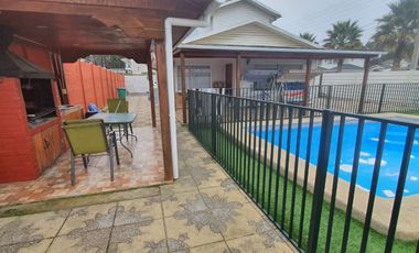 SE ARRIENDA CASA AMOBLADA EN CONDOMINIO DE ALGARROBO