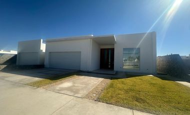 RESIDENCIA NUEVA DE UNA PLANTA EN CAMPOS ELISEOS
