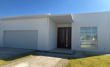 RESIDENCIA NUEVA DE UNA PLANTA EN CAMPOS ELISEOS
