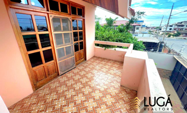 Casa de 5 dormitorios con piscina en venta, sector Paseo Shopping, cerca al Estadio Jocay, Manta Ecuador