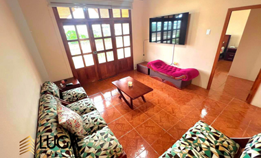 Casa de 5 dormitorios con piscina en venta, sector Paseo Shopping, cerca al Estadio Jocay, Manta Ecuador