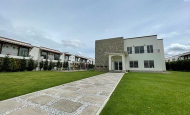Renta de Casa en Metepec a 5 Minutos de Castaños en Vitalia