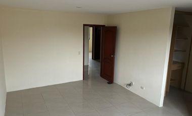 En alquiler casa de 4 dormitorios en Urb.Ciudad Celeste en la vía Samborondón.