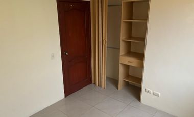 En alquiler casa de 4 dormitorios en Urb.Ciudad Celeste en la vía Samborondón.