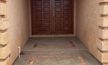 Casa amplia en zona tranquila
