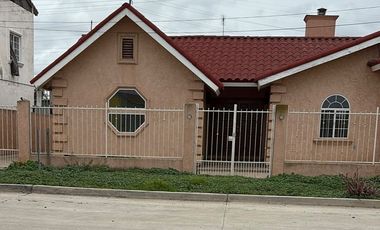 Casa amplia en zona tranquila