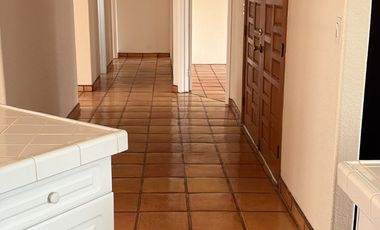 Casa amplia en zona tranquila