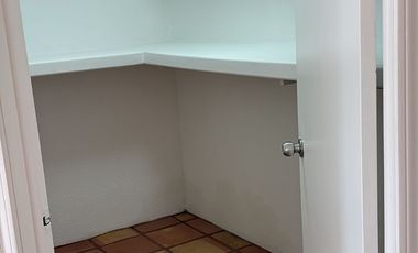 Casa amplia en zona tranquila