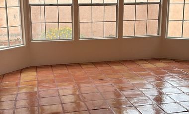 Casa amplia en zona tranquila