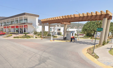 La tranquilidad de una gran decisión comienza aqui!! Venta De Casa En Remate Bancario, EN FORET RESIDENCIAL 2DA. SECCION ZAP. JAL