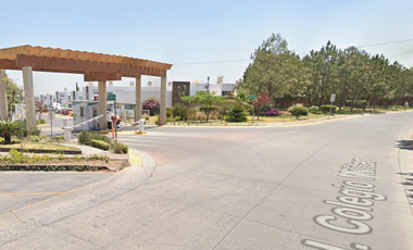 La tranquilidad de una gran decisión comienza aqui!! Venta De Casa En Remate Bancario, EN FORET RESIDENCIAL 2DA. SECCION ZAP. JAL