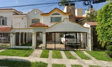 HERMOSA CASA DE OPORTUNIDAD EN RESIDENCIAL CORDILLERAS ZAP. JAL PRECIO POR TIEMPO LIMITADO $1587,000